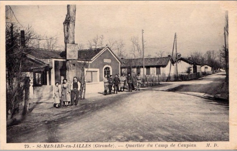 Carte postale ancienne Saint-Médard-en-Jalles - quartier du camp 2