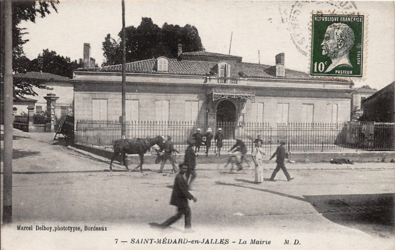 Carte postale ancienne Smj-Mairie-cheval