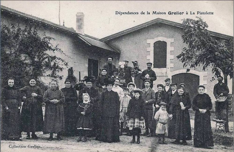 Carte postale ancienne Saint-Paul - Maison Grelier 4