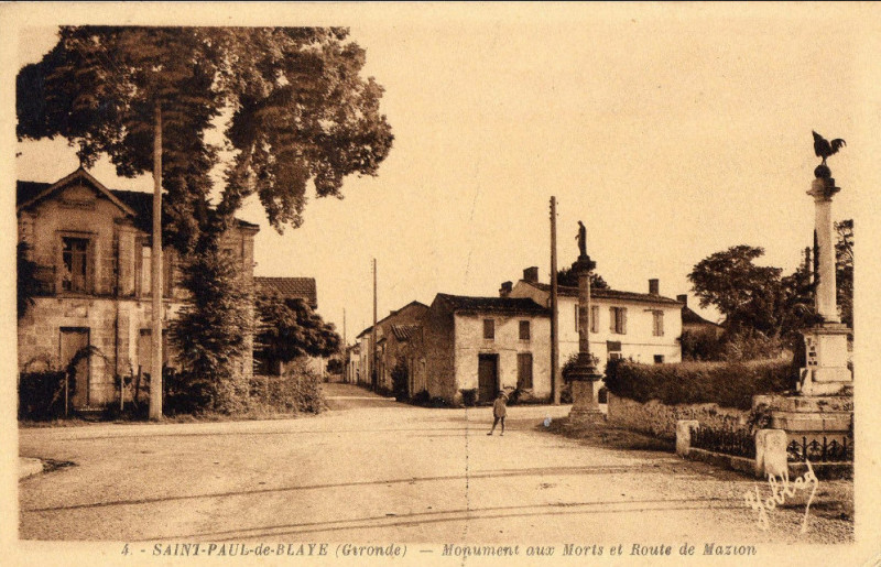 Carte postale ancienne Saint-Paul-de-Blaye - Monument aux morts a