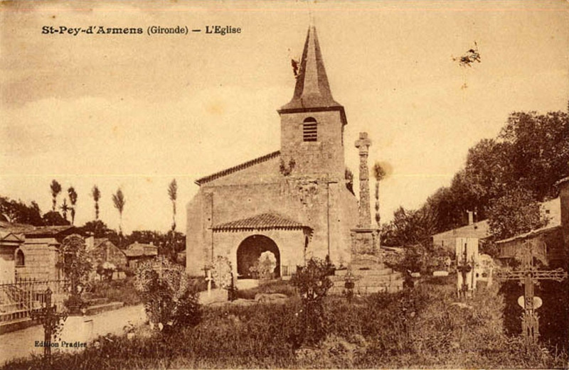 Carte postale ancienne Saint-Pey-d'Armens - église 2