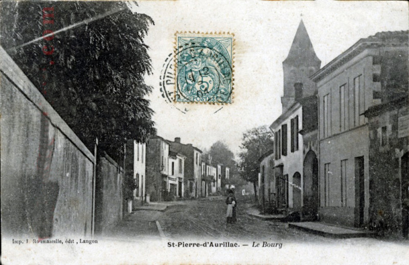 Carte postale ancienne Saint-Pierre-d'Aurillac - Bourg 10