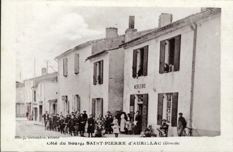 Carte postale ancienne Saint-Pierre-d'Aurillac - Bourg 12
