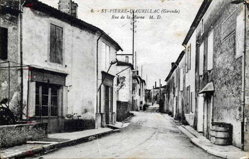 Carte postale ancienne Saint-Pierre-d'Aurillac - bourg 4
