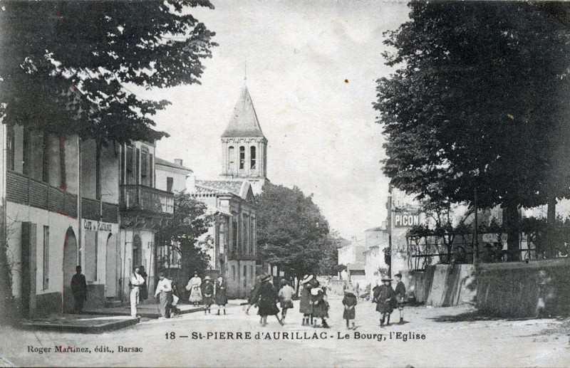 Carte postale ancienne Saint-Pierre-d'Aurillac - Bourg 7