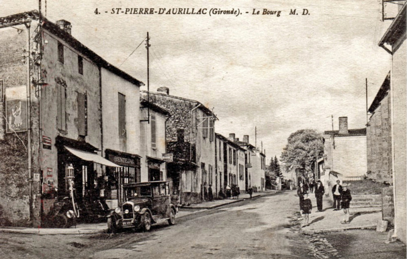 Carte postale ancienne Saint-Pierre-d'Aurillac - Bourg 9