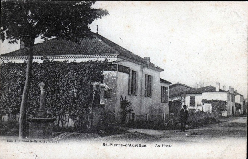Carte postale ancienne Saint-Pierre-d'Aurillac - La Poste 1