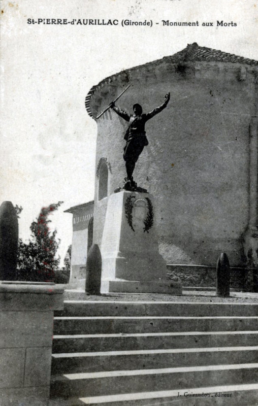 Carte postale ancienne Saint-Pierre-d'Aurillac - Monument aux morts 3