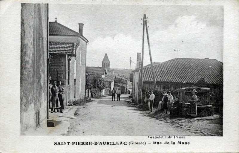 Carte postale ancienne Saint-Pierre-d'Aurillac - Rue de la Marne 3