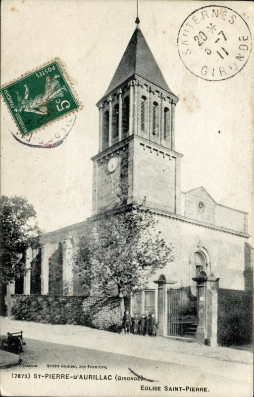 Carte postale ancienne Saint-Pierre-d'Aurillac - église 1