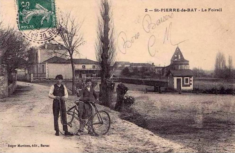Carte postale ancienne Saint-Pierre-de-Bat - bourg 1