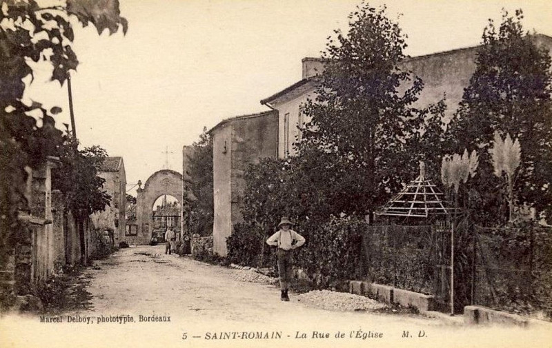 Carte postale ancienne Saint-Romain-la-Virvée - Bourg 3