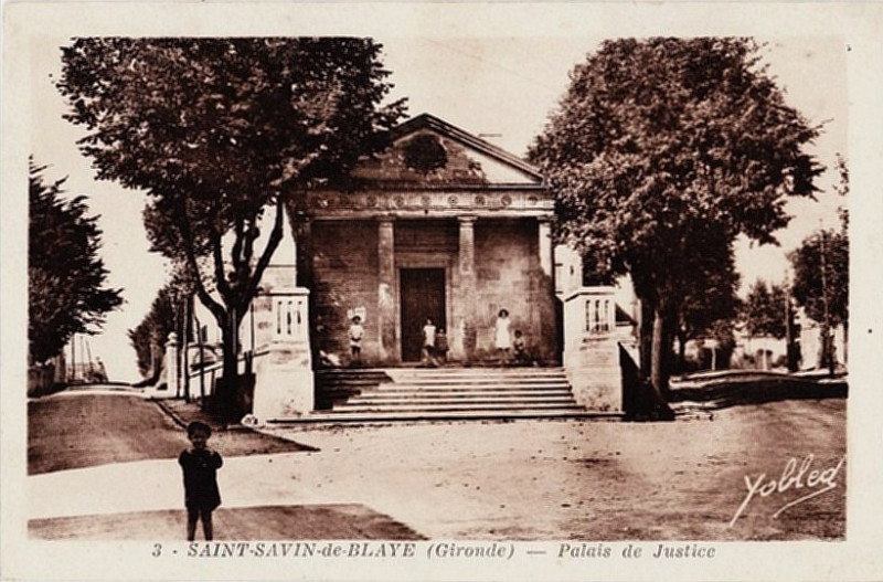 Carte postale ancienne Saint-Savin - Palais de Justice