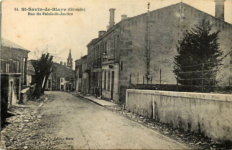 Carte postale ancienne Saint-Savin - rue du Palais de Justice 1