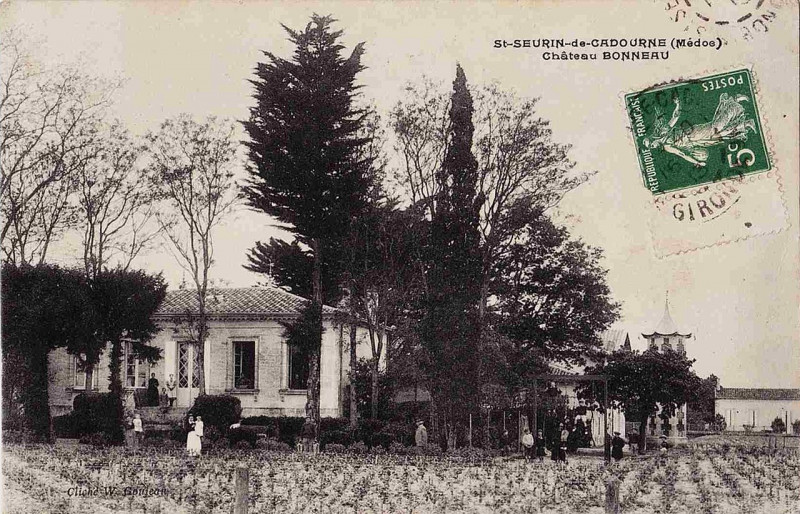 Carte postale ancienne Saint-Seurin-de-Cadourne - château Bonneau 2