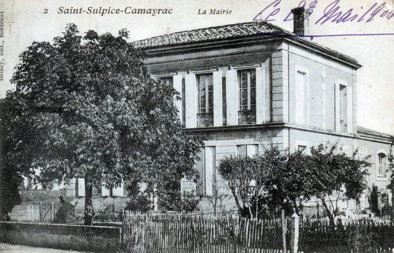 Carte postale ancienne Saint-Sulpice-et-Cameyrac ancienne Mairie