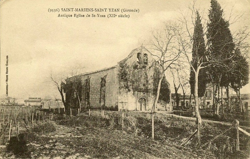 Carte postale ancienne Saint-Yzan-de-Soudiac - église 1
