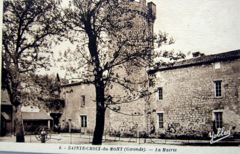 Carte postale ancienne Sainte-Croix-du-Mont - Mairie 1