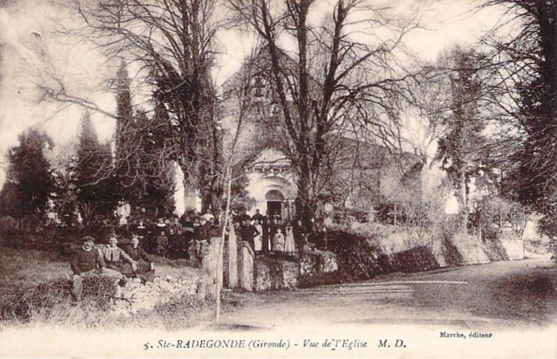 Carte postale ancienne Sainte-Radegonde - église 4