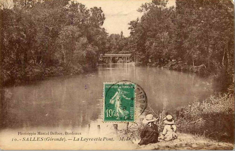 Carte postale ancienne Salles - La leyre 3