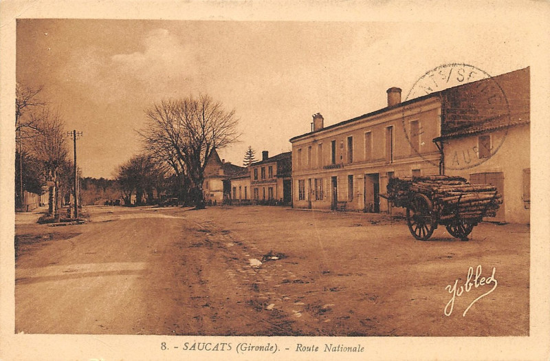 Carte postale ancienne Saucats - bourg 1