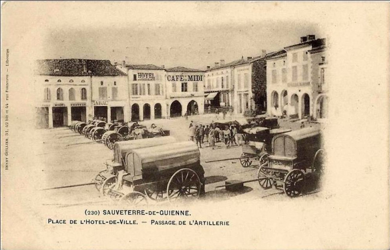 Carte postale ancienne Sauveterre-de-Guyenne - Place centrale 4