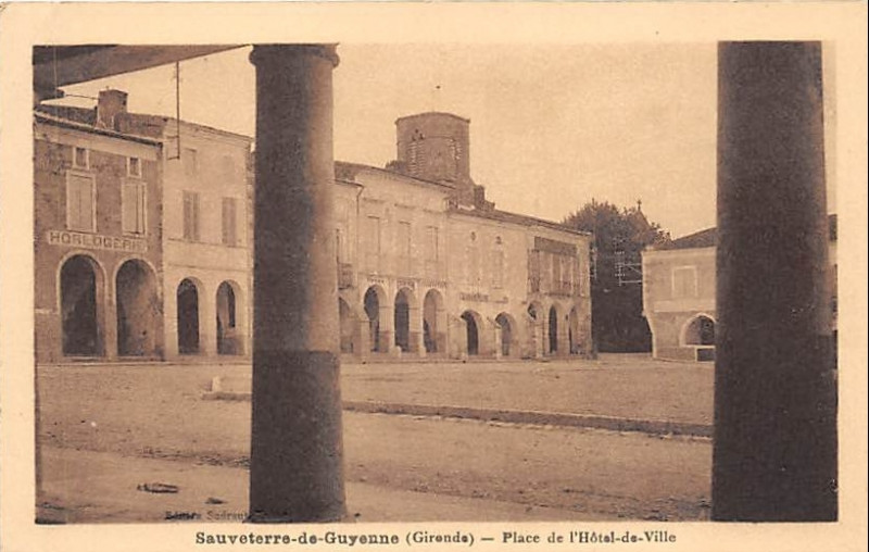 Carte postale ancienne Sauveterre-de-Guyenne - Place centrale 7
