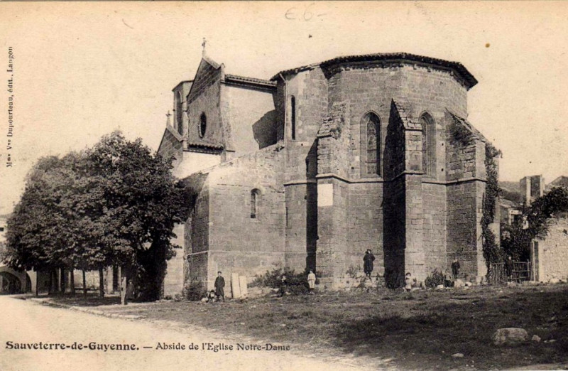 Carte postale ancienne Sauveterre-de-Guyenne - église Notre-Dame 1