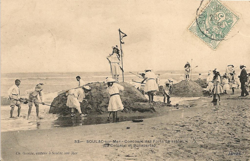 Carte postale ancienne Soulac - Forts de sable