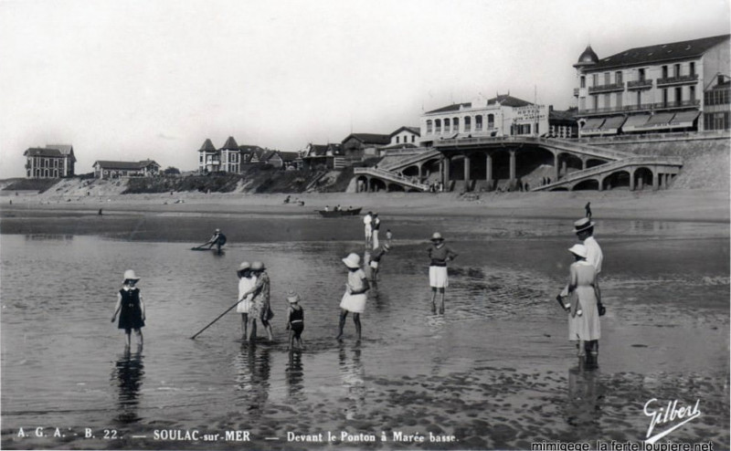 Carte postale ancienne Soulac - plage