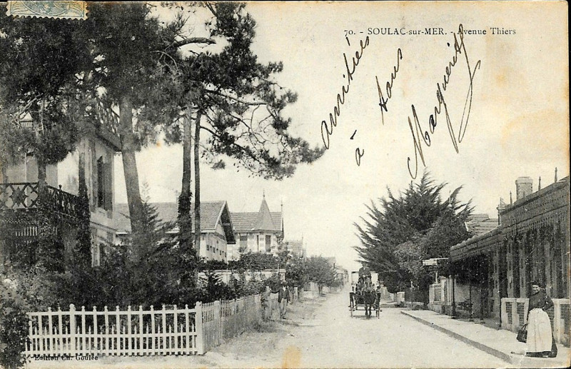 Carte postale ancienne Soulac-sur-Mer - rue Thiers 2