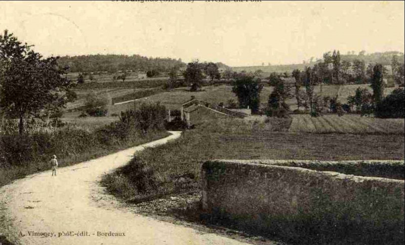Carte postale ancienne Soulignac - avenue du pont