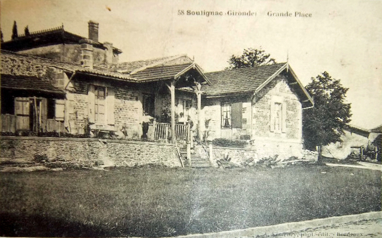 Carte postale ancienne Soulignac - bourg 1