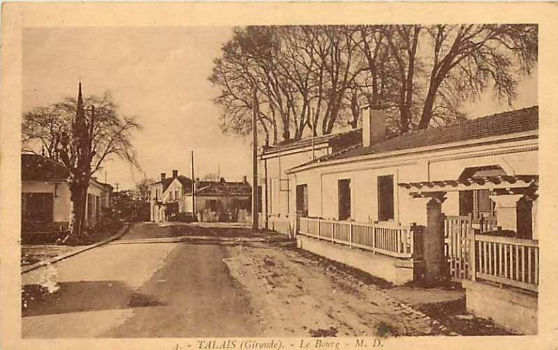Carte postale ancienne Talais - bourg 3