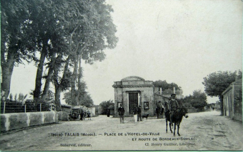 Carte postale ancienne Talais - Mairie 2