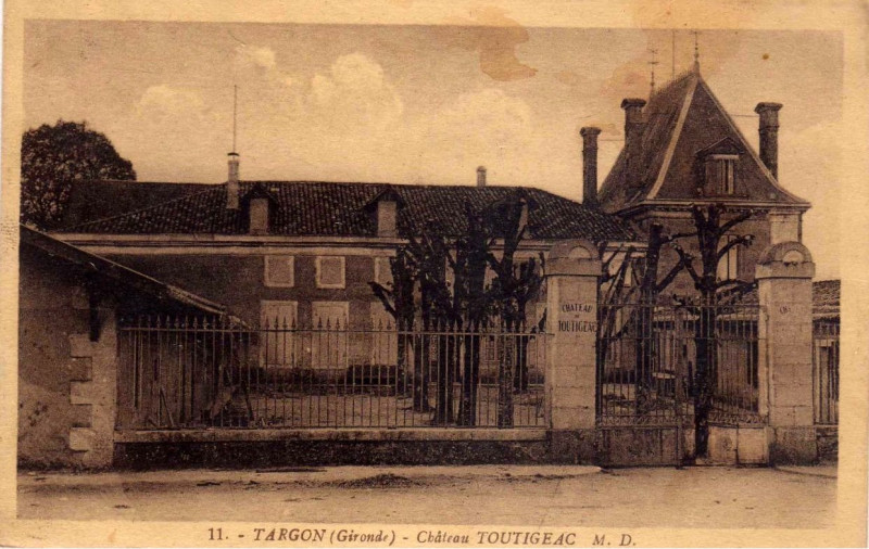 Carte postale ancienne Targon - château Toutigeac 2