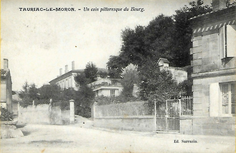 Carte postale ancienne Tauriac - bourg 5