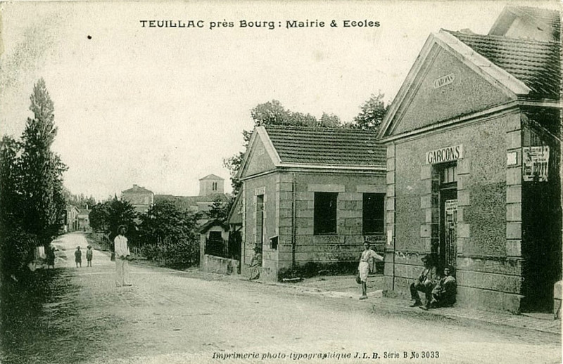 Carte postale ancienne Teuillac - écoles communales 2