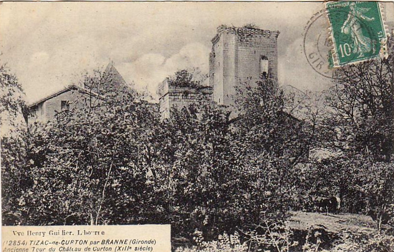 Carte postale ancienne Tizac-de-Curton - château de Curton 1