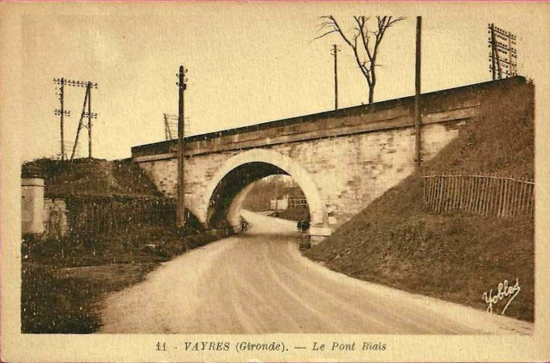 Carte postale ancienne Vayres le pont biais 3