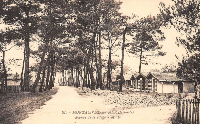 Carte postale ancienne Vendays-Montalivet - Bourg 2