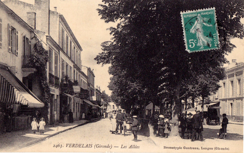 Carte postale ancienne Verdelais - Les allées 3