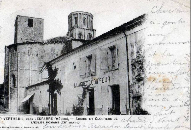 Carte postale ancienne Vertheuil - église - abside et clochers