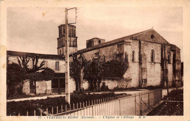 Carte postale ancienne Vertheuil - église 1