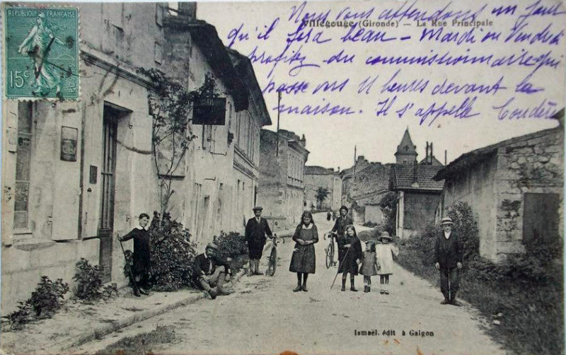 Carte postale ancienne Villegouge - Grande rue 5
