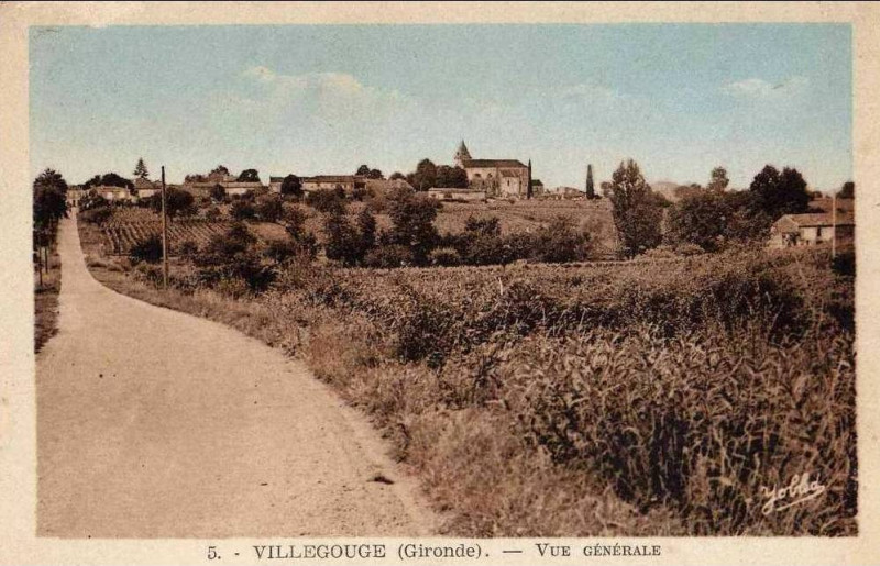 Carte postale ancienne Villegouge - vue générale 2