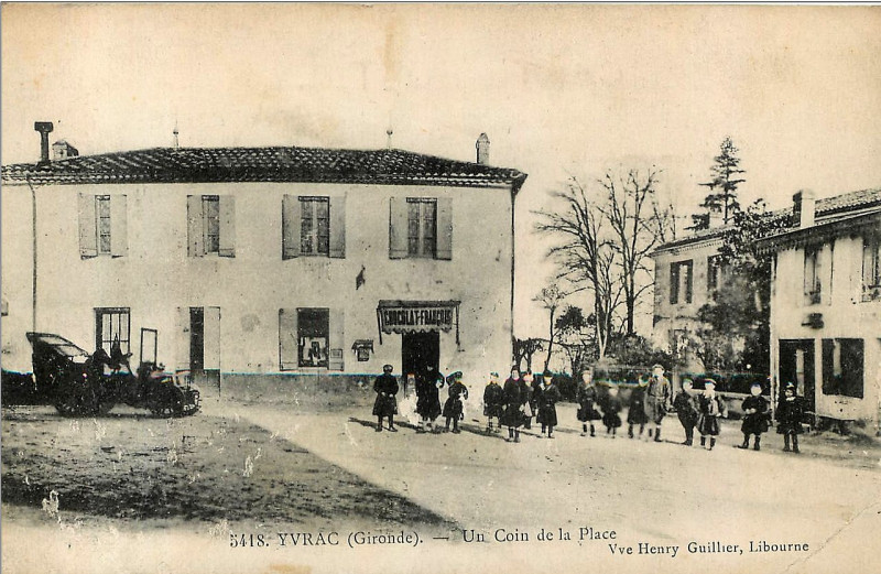 Carte postale ancienne Yvrac bourg 3
