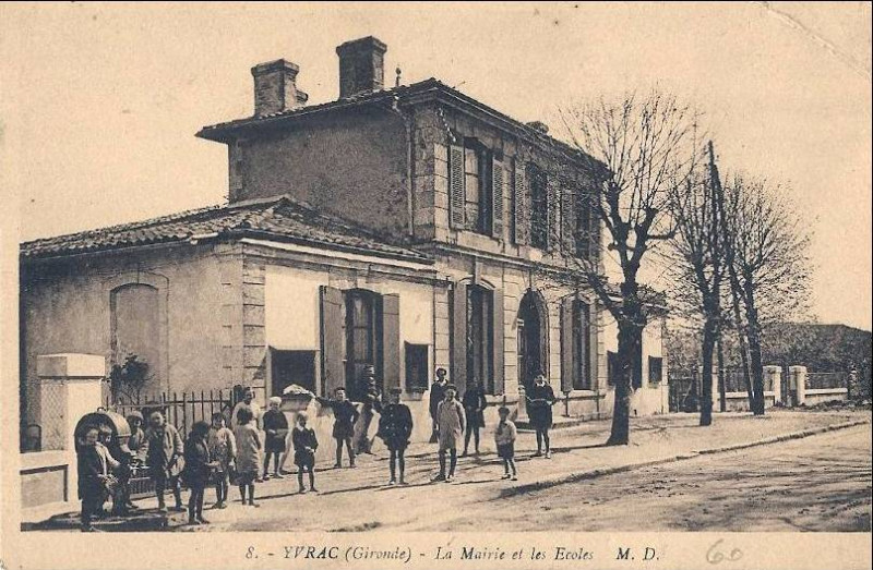 Carte postale ancienne Yvrac bourg 7