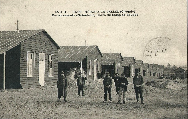 Carte postale ancienne Camp de Saint-Médard - barraquements 1