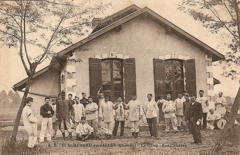 Carte postale ancienne Camp de Saint-Médard - Cantine 2